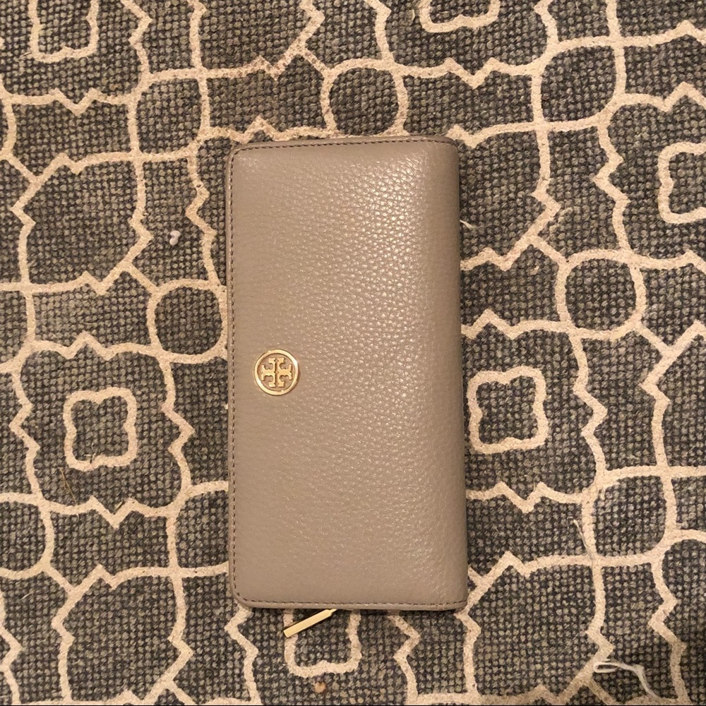 Tory Burch wallet SOLD